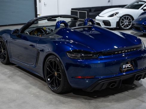 Used 2020 Porsche 718 Boxster Spyder RWD image 4
