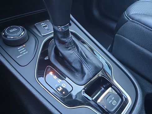 Used 2023 Jeep Cherokee Altitude Lux w/ Lux Elite Package image 40