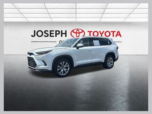 Certified 2025 Toyota Grand Highlander FWD image 1