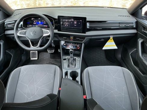 Used 2025 Volkswagen Jetta Sport image 13