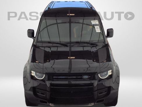 Used 2023 Land Rover Defender 110 S image 2