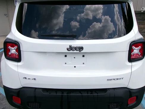 Used 2017 Jeep Renegade Sport w/ Power & Air Group AWD/4WD image 4
