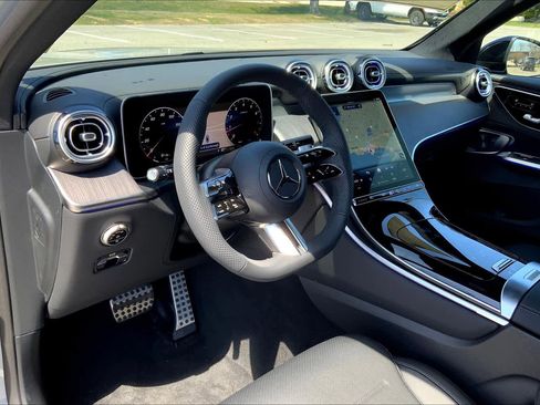 Certified 2025 Mercedes-Benz GLC 300 4MATIC image 9