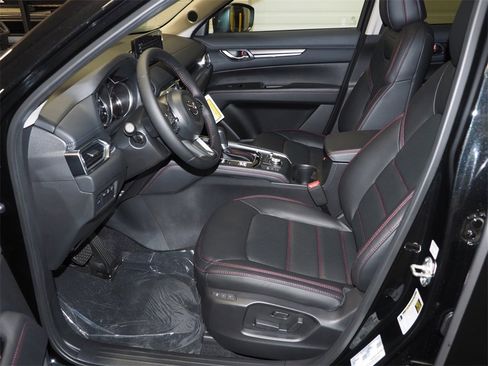 New 2025 MAZDA CX-5 Carbon Edition image 4