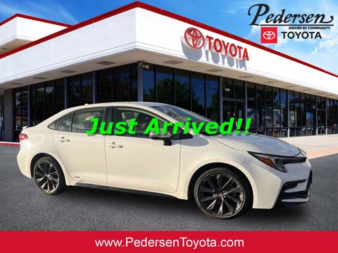 Used 2024 Toyota Corolla SE w/ Convenience Package image 1