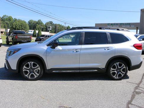 Used 2026 Subaru Ascent Limited AWD/4WD image 2