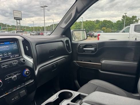 Used 2022 Chevrolet Silverado 1500 LT AWD/4WD image 19