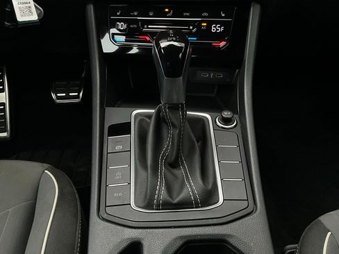 Used 2025 Volkswagen Jetta Sport image 21