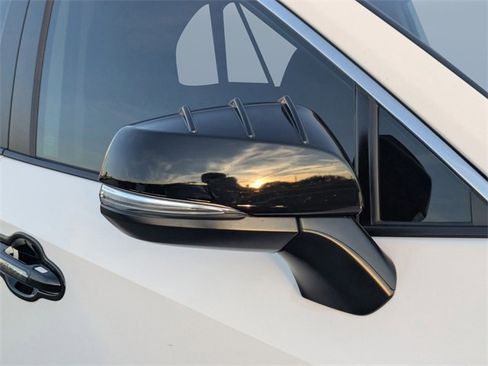 Used 2025 Toyota RAV4 XLE image 10