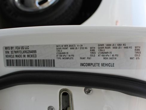 Used 2024 RAM 3500 Tradesman w/ Chrome Appearance Group image 43