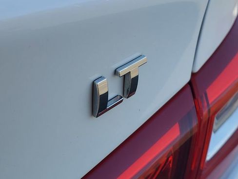 Used 2017 Chevrolet Malibu LT image 30