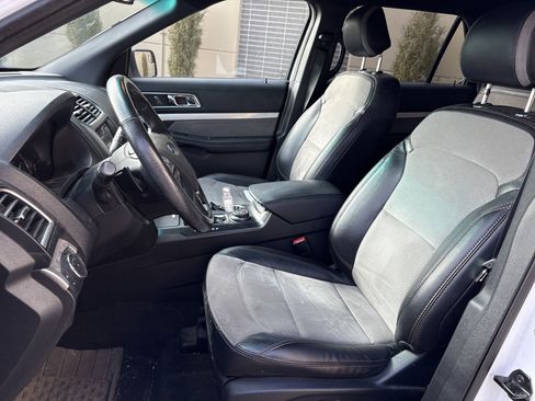 Used 2017 Ford Explorer XLT w/ Equipment Group 202A image 16