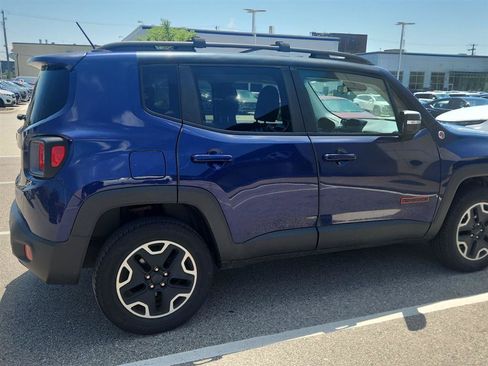 Used 2016 Jeep Renegade Trailhawk AWD/4WD image 4