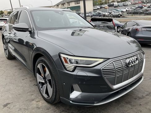 Used 2019 Audi e-tron Prestige w/ Prestige Package image 67