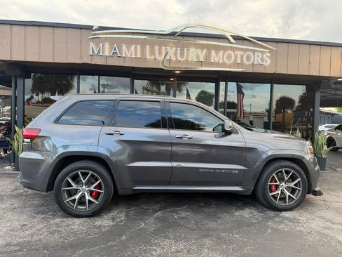 Used 2017 Jeep Grand Cherokee SRT AWD/4WD image 14