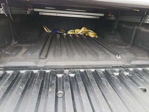 Used 2019 Nissan Frontier SL image 14