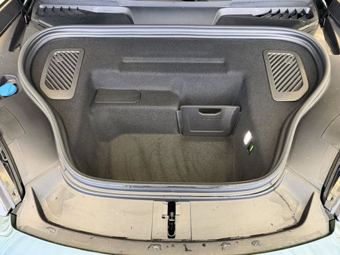 Certified 2025 Porsche Macan Electric image 27