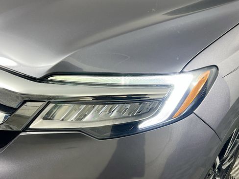 Used 2021 Honda Pilot Touring image 11