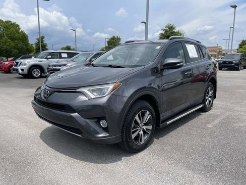 Used 2017 Toyota RAV4 XLE FWD image 8
