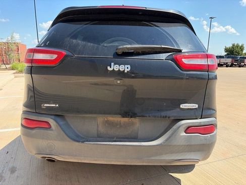Used 2014 Jeep Cherokee Latitude FWD image 4