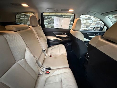 Used 2022 Subaru Ascent Premium w/ Convenience Package AWD/4WD image 32