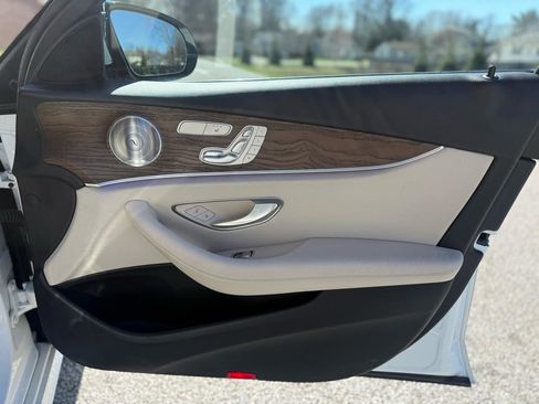 Used 2017 Mercedes-Benz E 300 4MATIC image 45