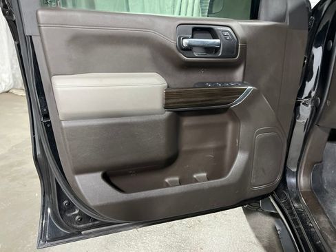 Used 2021 Chevrolet Silverado 1500 LT w/ Z71 Off-Road Package AWD/4WD image 24