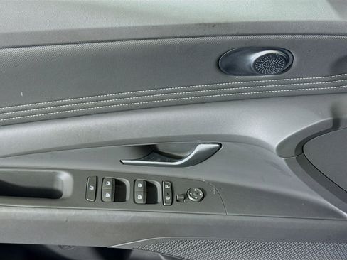Used 2023 Hyundai Elantra SEL w/ Convenience Package FWD image 24