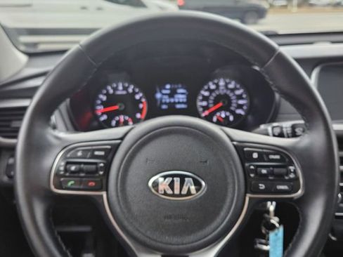 Used 2018 Kia Optima S w/ Panoramic Sunroof Package image 10