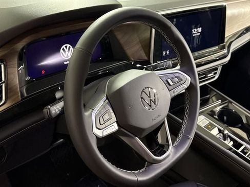 New 2025 Volkswagen Atlas SE image 17