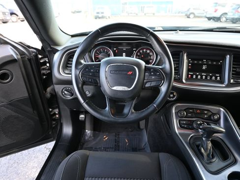 Used 2018 Dodge Challenger SXT image 26