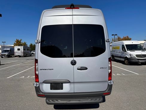 Used 2025 Mercedes-Benz Sprinter 2500 image 5