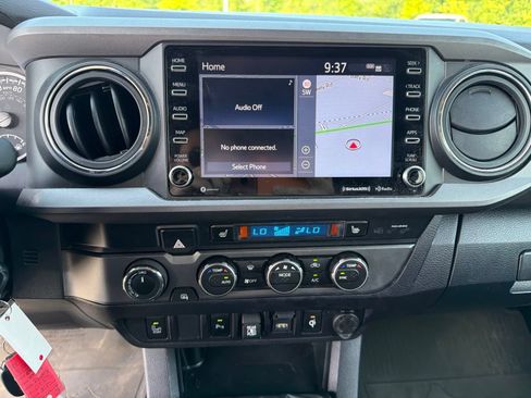 Used 2023 Toyota Tacoma TRD Pro AWD/4WD image 16