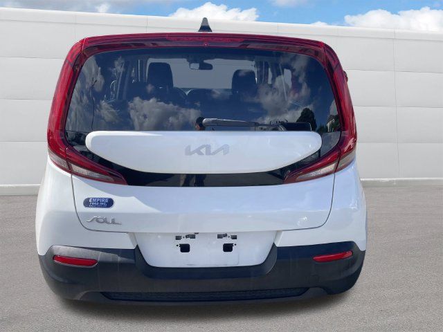 Used 2022 Kia Soul LX FWD image 4