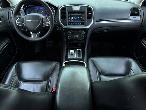 Used 2023 Chrysler 300 Touring L image 19