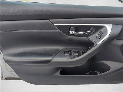 Used 2017 Nissan Altima 2.5 SR image 8