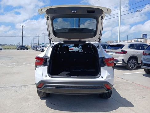 Used 2024 Chevrolet Trax RS image 9