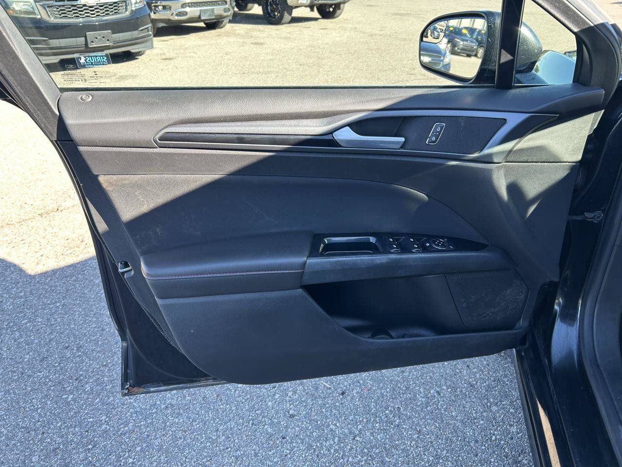 Used 2013 Ford Fusion SE FWD image 14