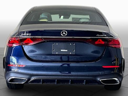 New 2027 Mercedes-Benz E 350 4MATIC Sedan image 4