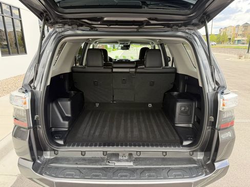 Used 2022 Toyota 4Runner SR5 Premium image 39