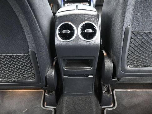 Used 2021 Mercedes-Benz GLB 250 image 21