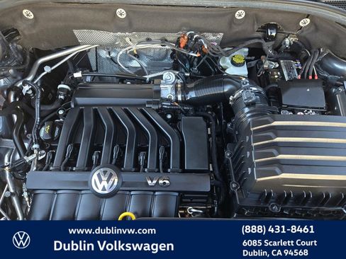 Used 2023 Volkswagen Atlas Cross Sport SE w/ Panoramic Sunroof Package FWD image 25