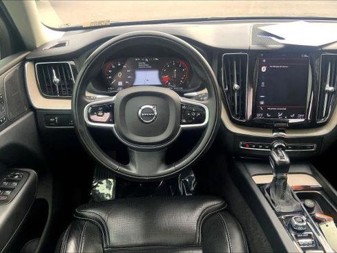 Used 2021 Volvo XC60 T5 Inscription image 5