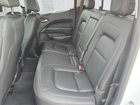 Used 2019 Chevrolet Colorado LT w/ Redline Special Edition AWD/4WD image 17
