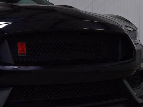 Used 2017 Ford Mustang Shelby GT350R w/ GT350R Equipment Group 920A image 11