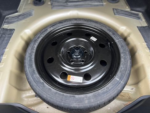 Used 2017 Lincoln MKZ Select w/ Select Plus Package image 33