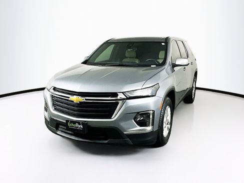 Used 2023 Chevrolet Traverse LS w/ Safety Package FWD image 3