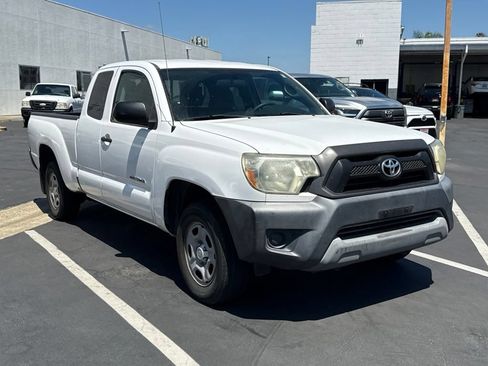 Used 2014 Toyota Tacoma 2WD Access Cab w/ Convenience Package image 1