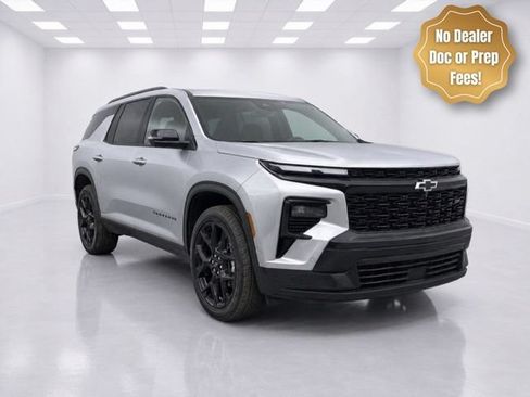 Used 2025 Chevrolet Traverse RS AWD/4WD image 3