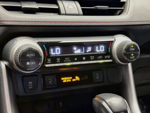 Used 2021 Toyota RAV4 SE w/ Weather & Moonroof Package AWD/4WD image 10